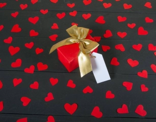 10 Best Valentine's Day Presents For Your Girlfriend In 2023