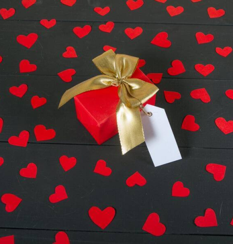 10 Best Valentine's Day Presents For Your Girlfriend In 2023