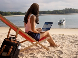 The Secret World of Digital Nomads: Truth vs. Hype