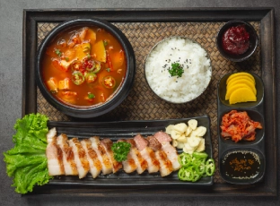 Fusion is the Future: The Top 5 Food Mashups Blowing Up Right Now