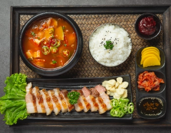 Fusion is the Future: The Top 5 Food Mashups Blowing Up Right Now