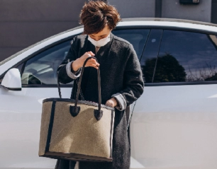 Carry Confidence: How Tote Bags Elevate Personal Style