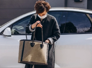 Carry Confidence: How Tote Bags Elevate Personal Style
