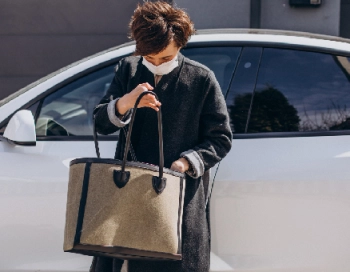 Carry Confidence: How Tote Bags Elevate Personal Style