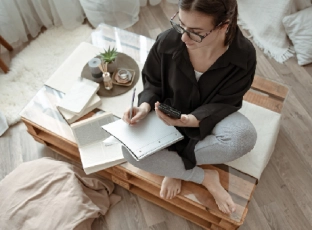 Why Minimalist Living is the New Wealth Statement