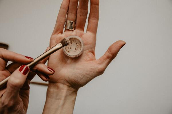 Tips To Choose Best Foundation As Per Your Needs